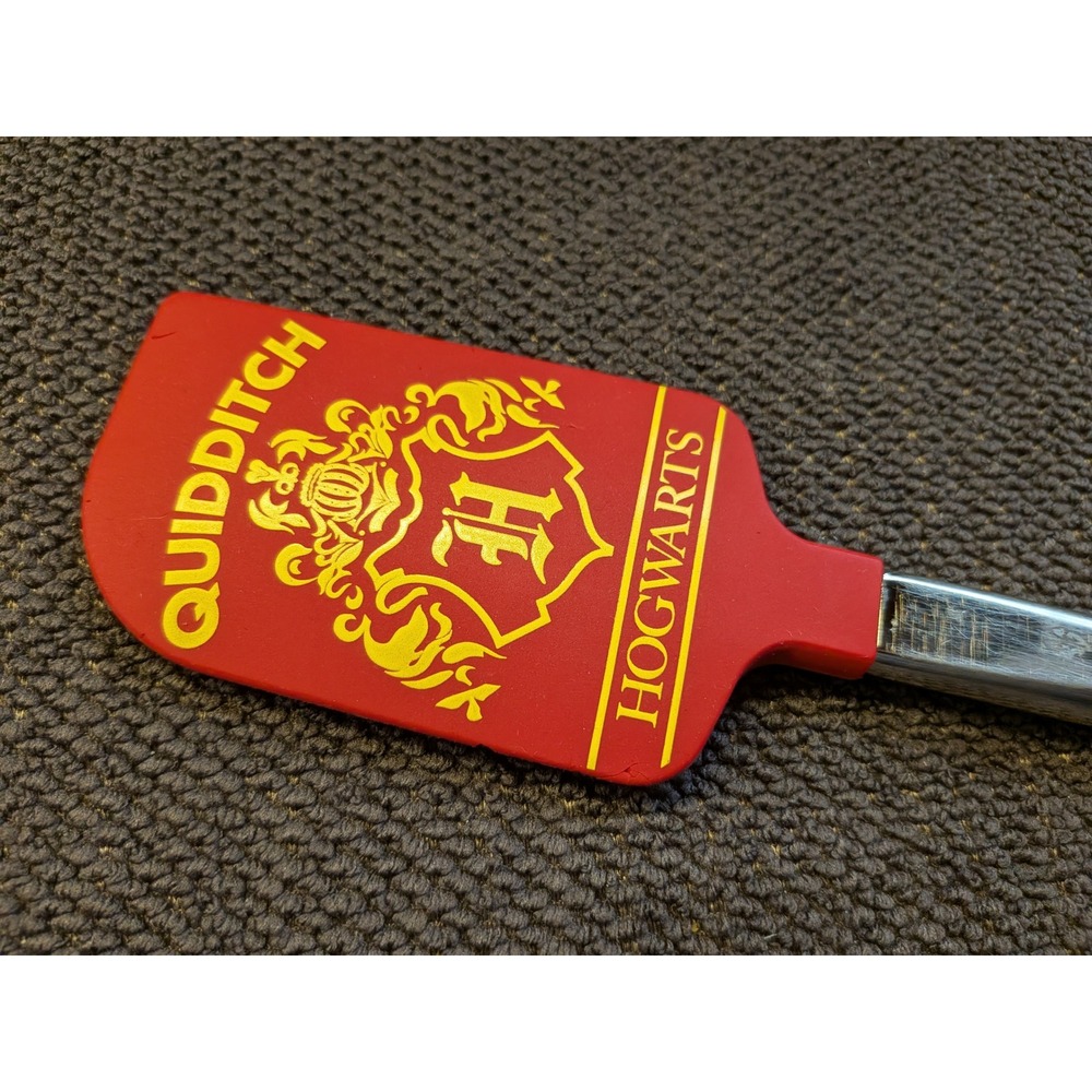 Williams Sonoma Harry Potter Hogwarts Quidditch Silicone Spatula Red Gold Metal
